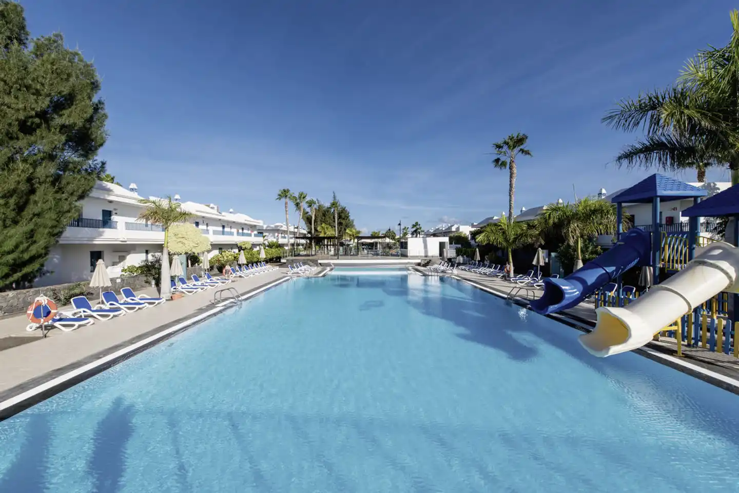 THB Tropical Island Pool