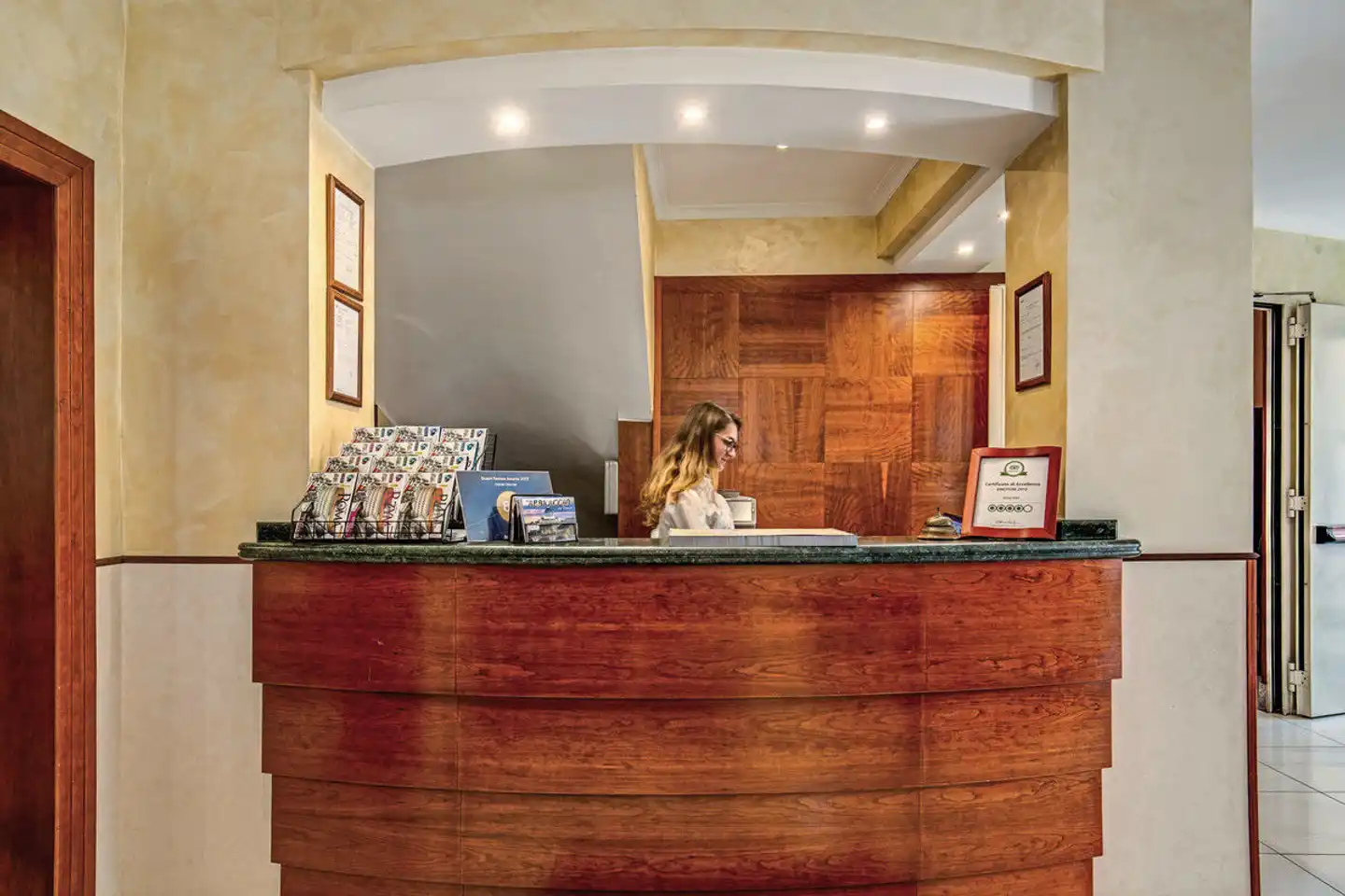 Osimar Lobby