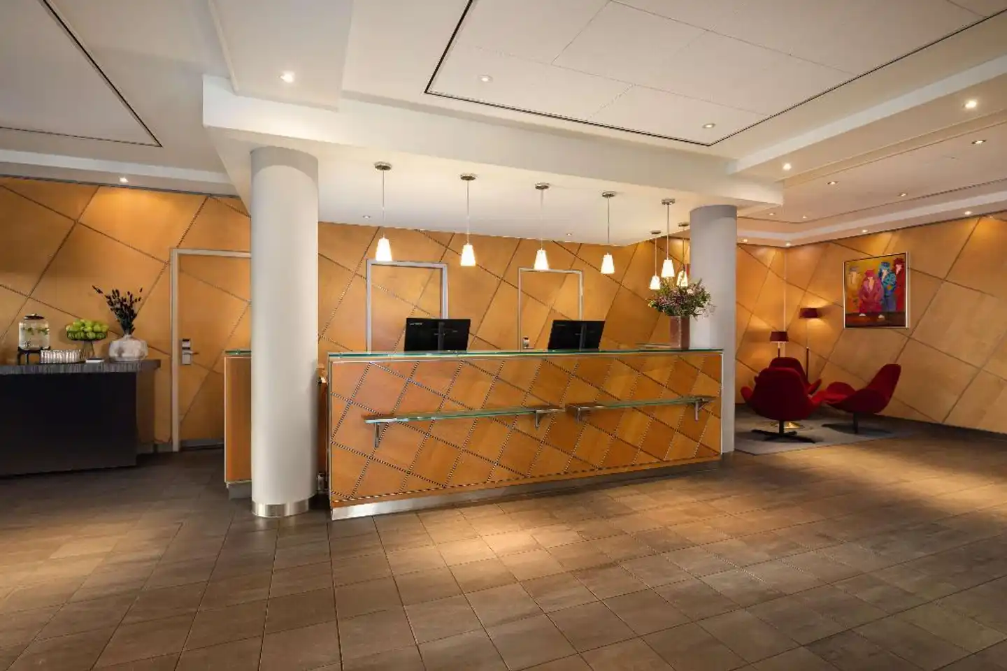 NH Groningen Lobby