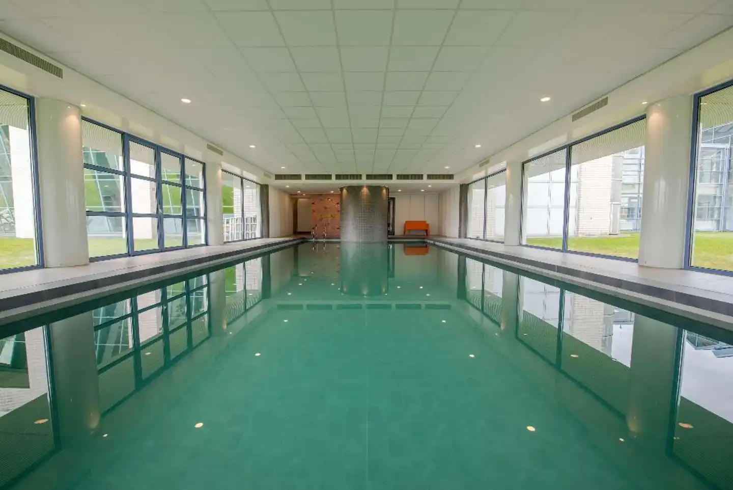 Flonk Hotel Groningen Zuid Hallenbad