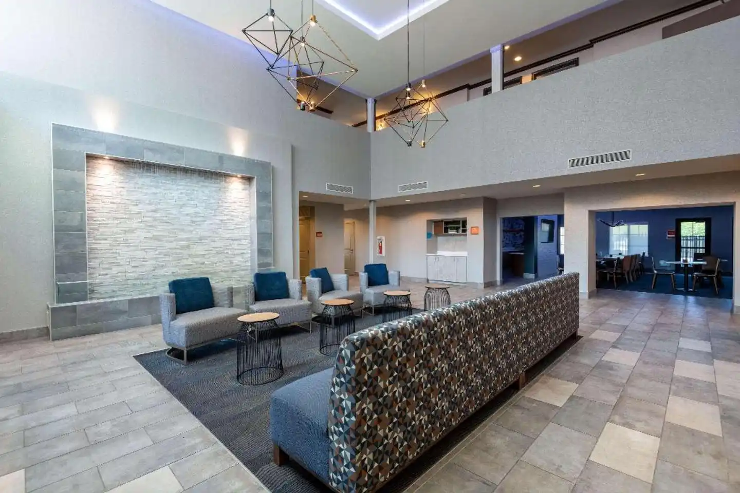 La Quinta Inn & Suites by Wyndham Las Vegas Airport South Lobby