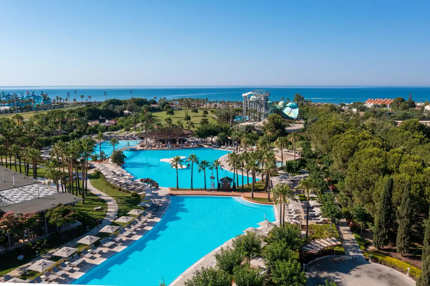 Lara Barut Collection Pool
