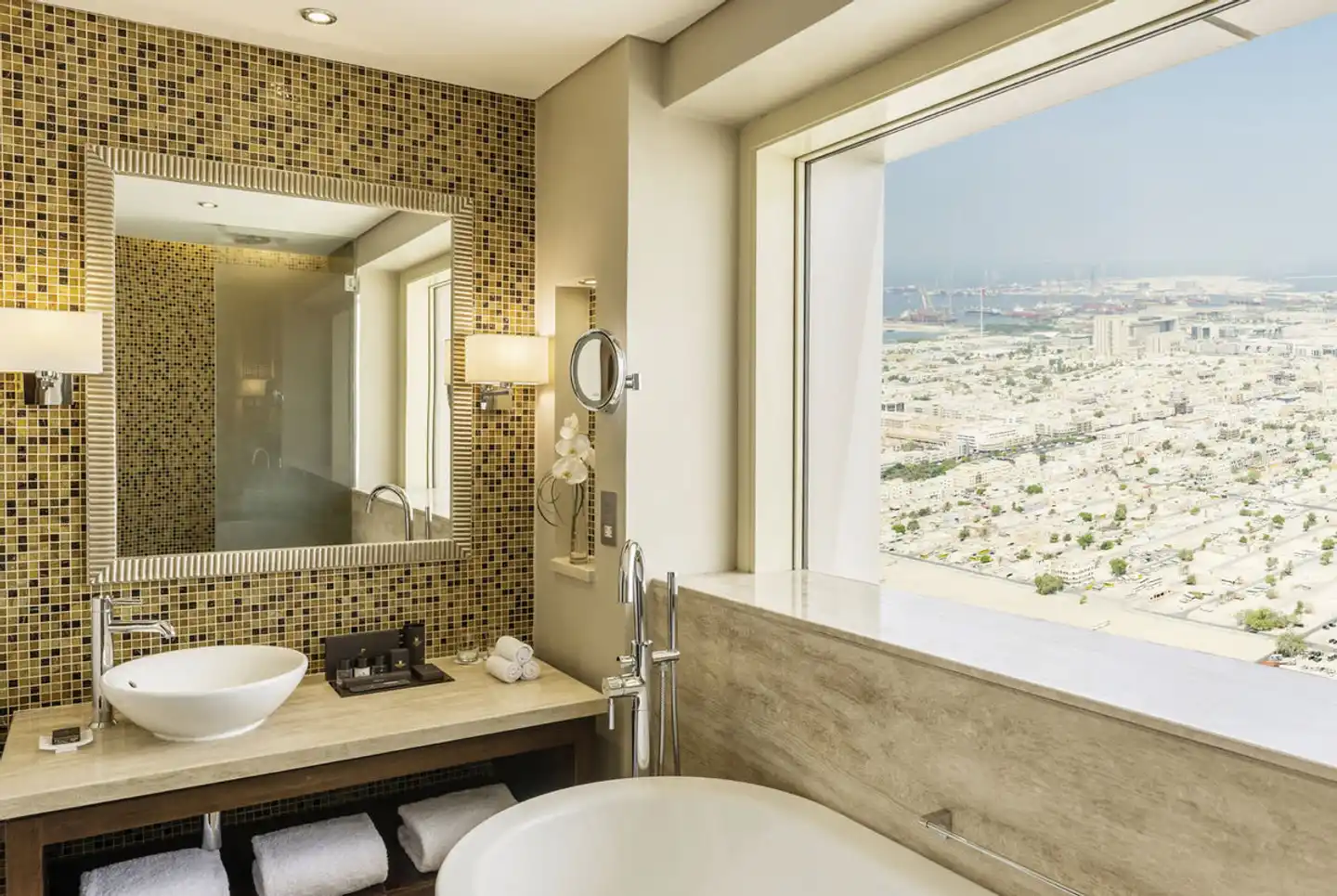 The Tower Plaza Dubai Badezimmer