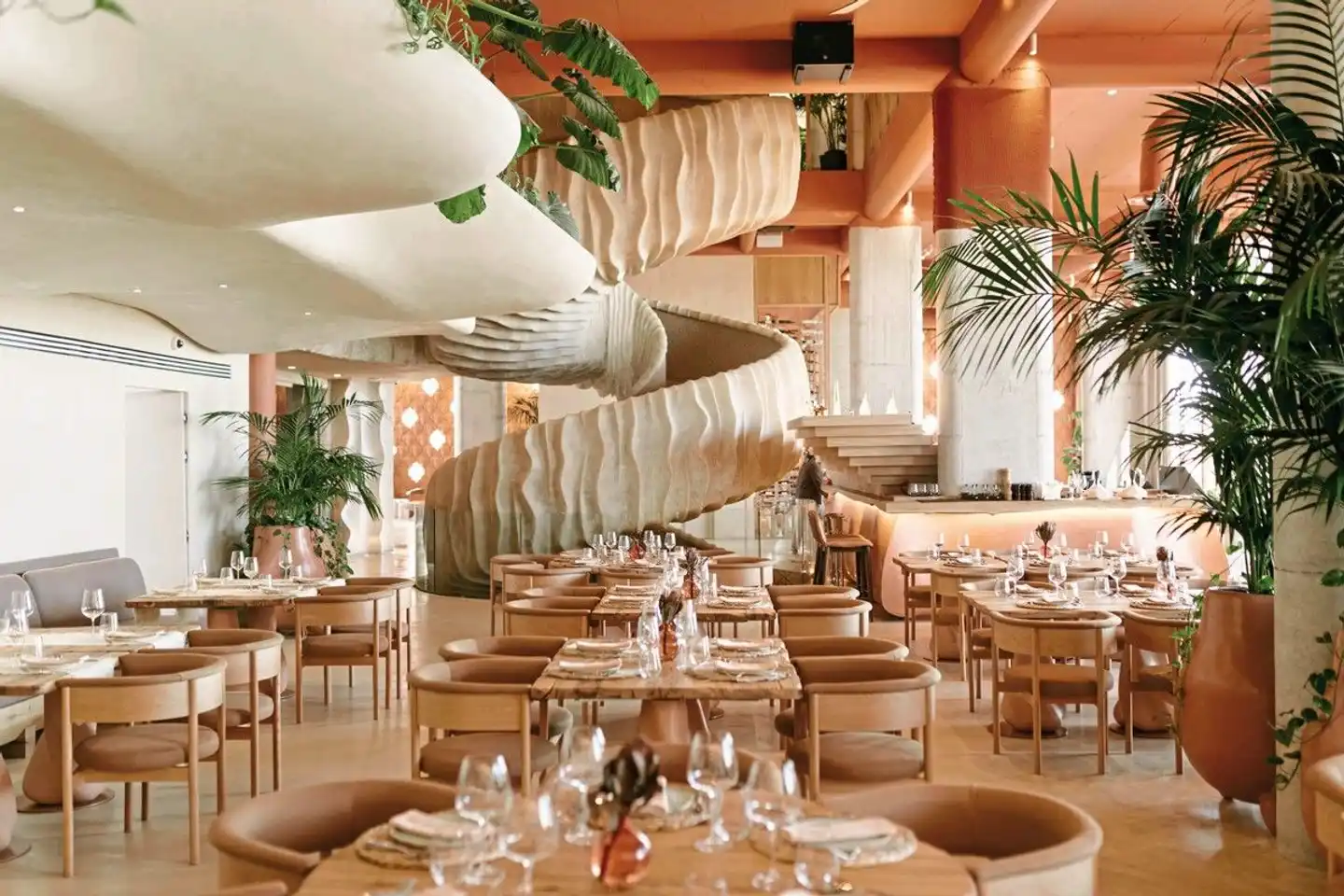 Epidamn White Sensation Restaurant