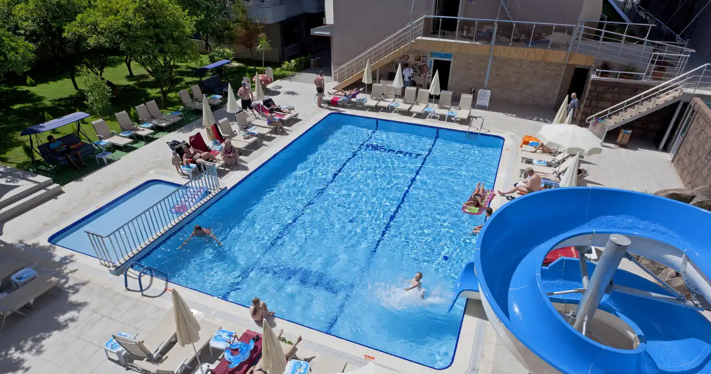 Monart City Hotel Pool