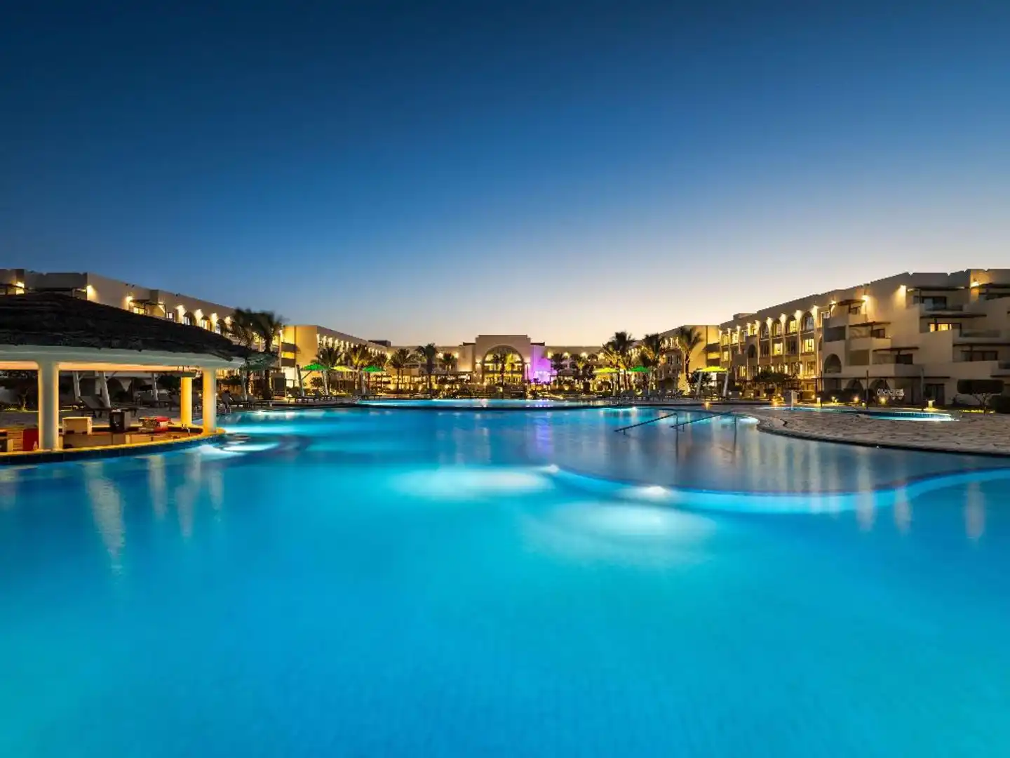 Mövenpick Waterpark Resort & Spa Soma Bay Pool