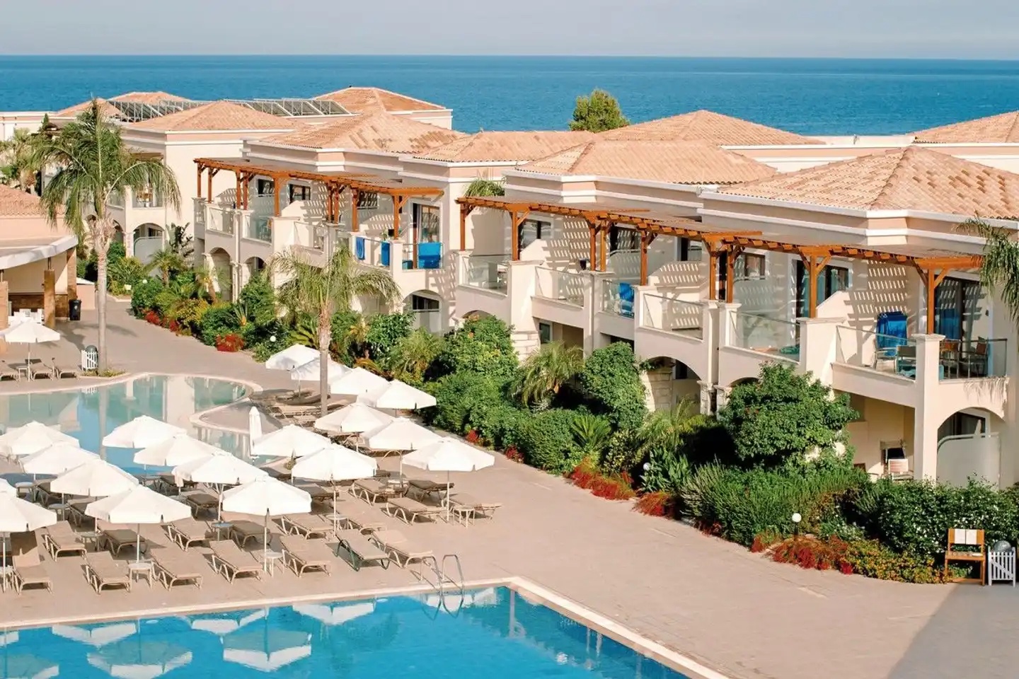 Mythos Beach Resort Aussenansicht
