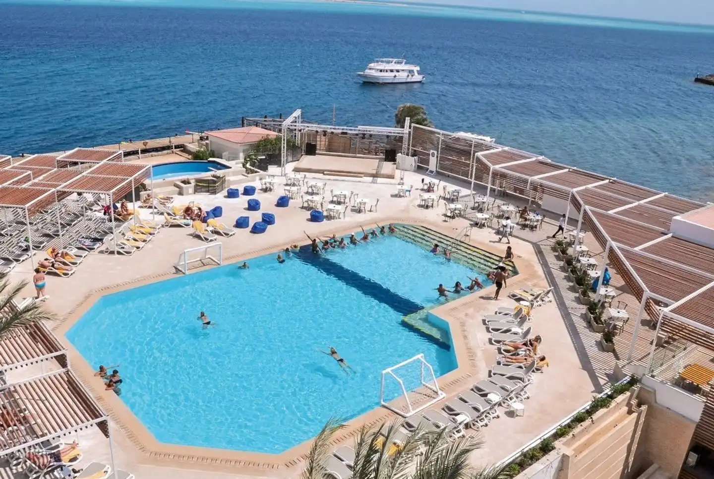 Sunrise Holidays Resort Pool