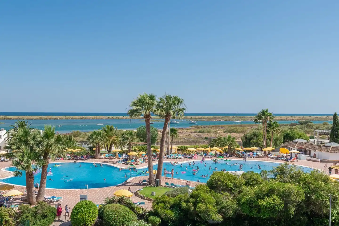 Golden Club Cabanas POOL