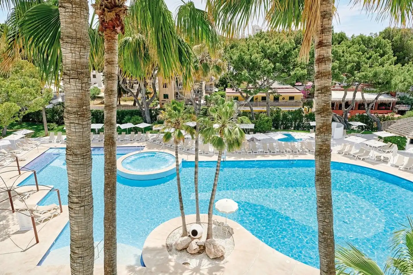Iberostar Waves Cristina Pool