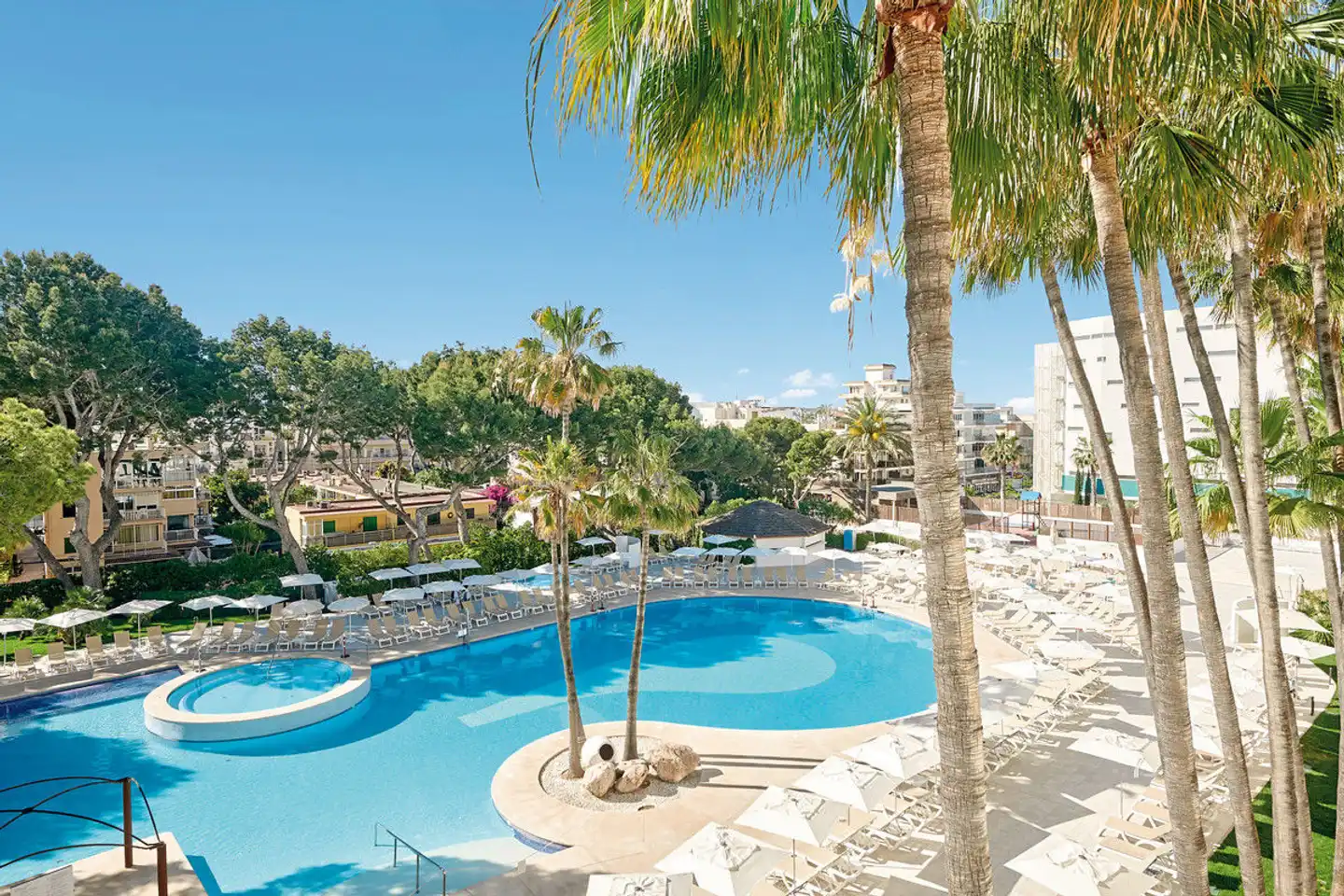 Iberostar Waves Cristina Pool