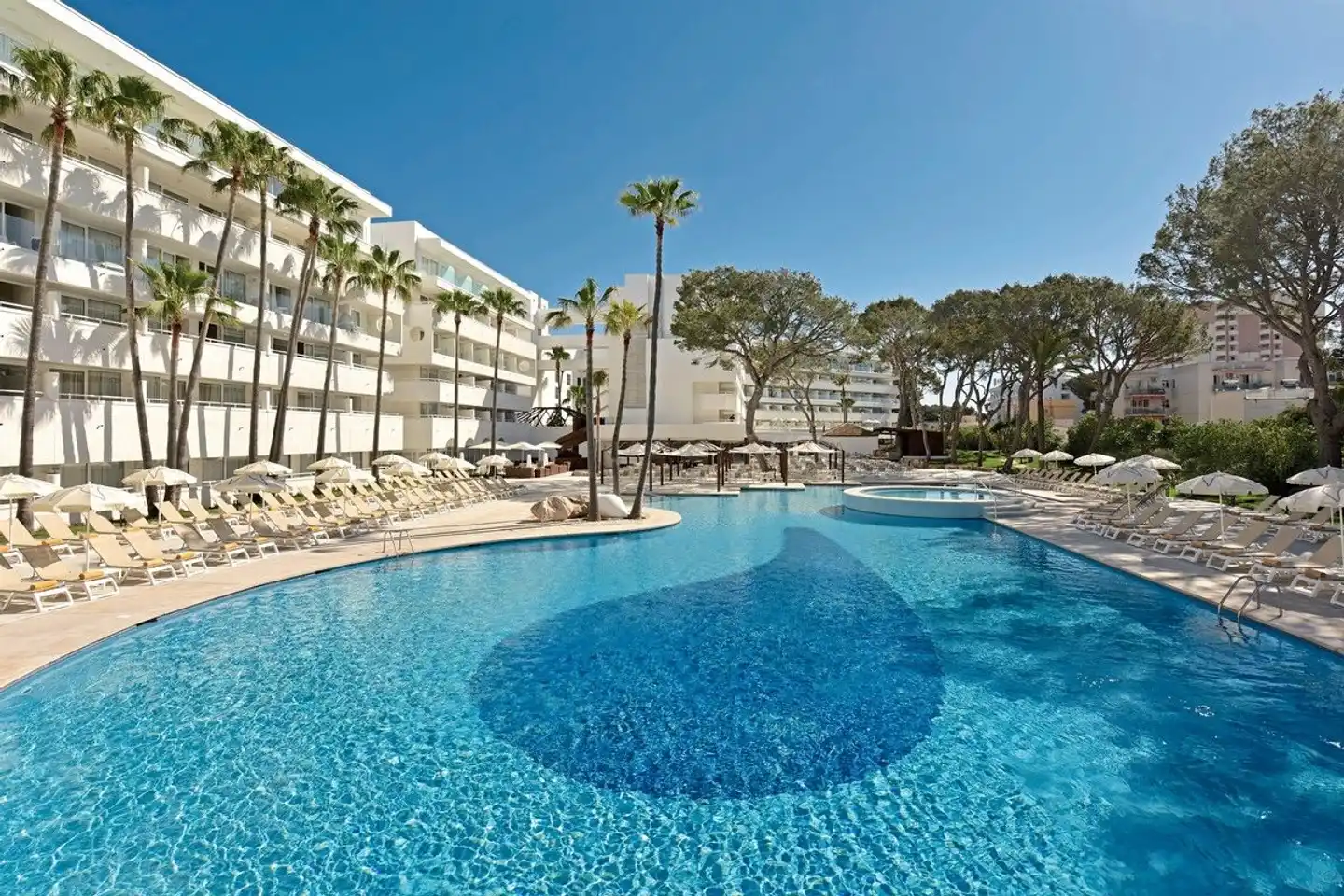 Iberostar Waves Cristina Pool