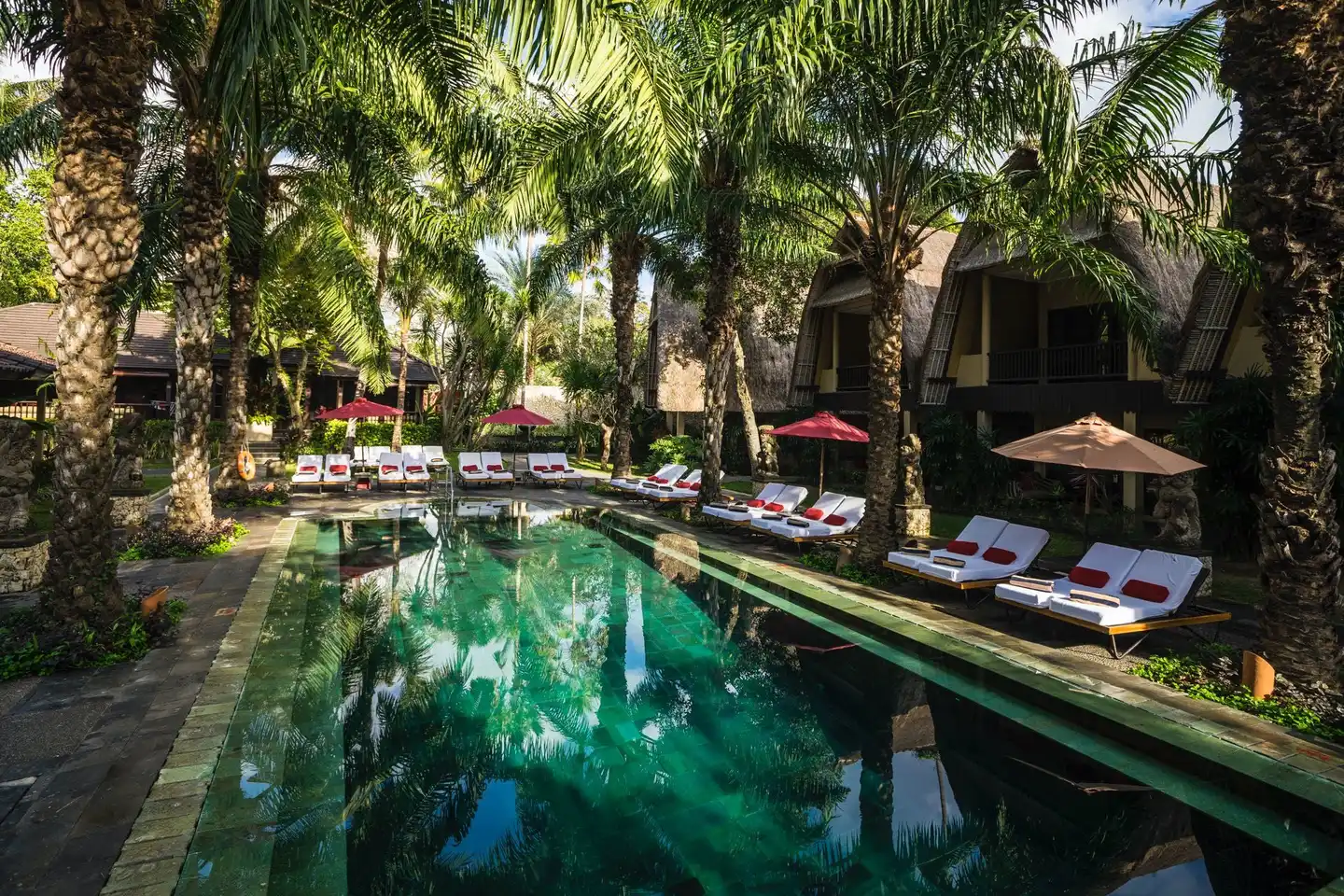 Segara Village Hotel POOL