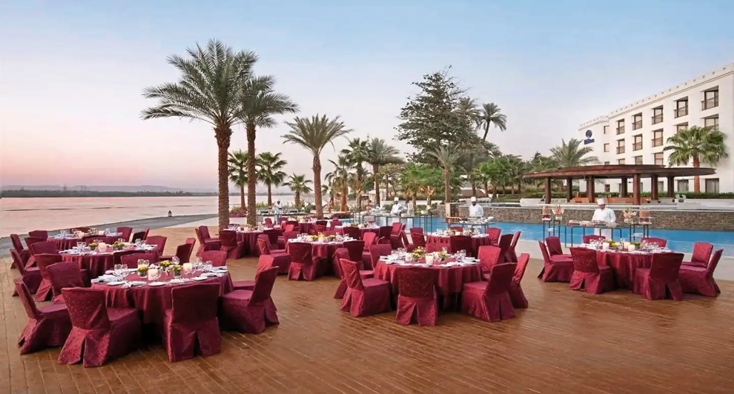 Hilton Luxor Resort & Spa Restaurant