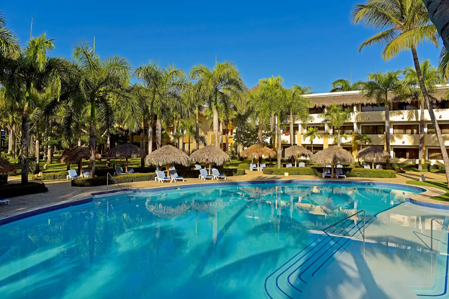 Iberostar Waves Costa Dorada Pool