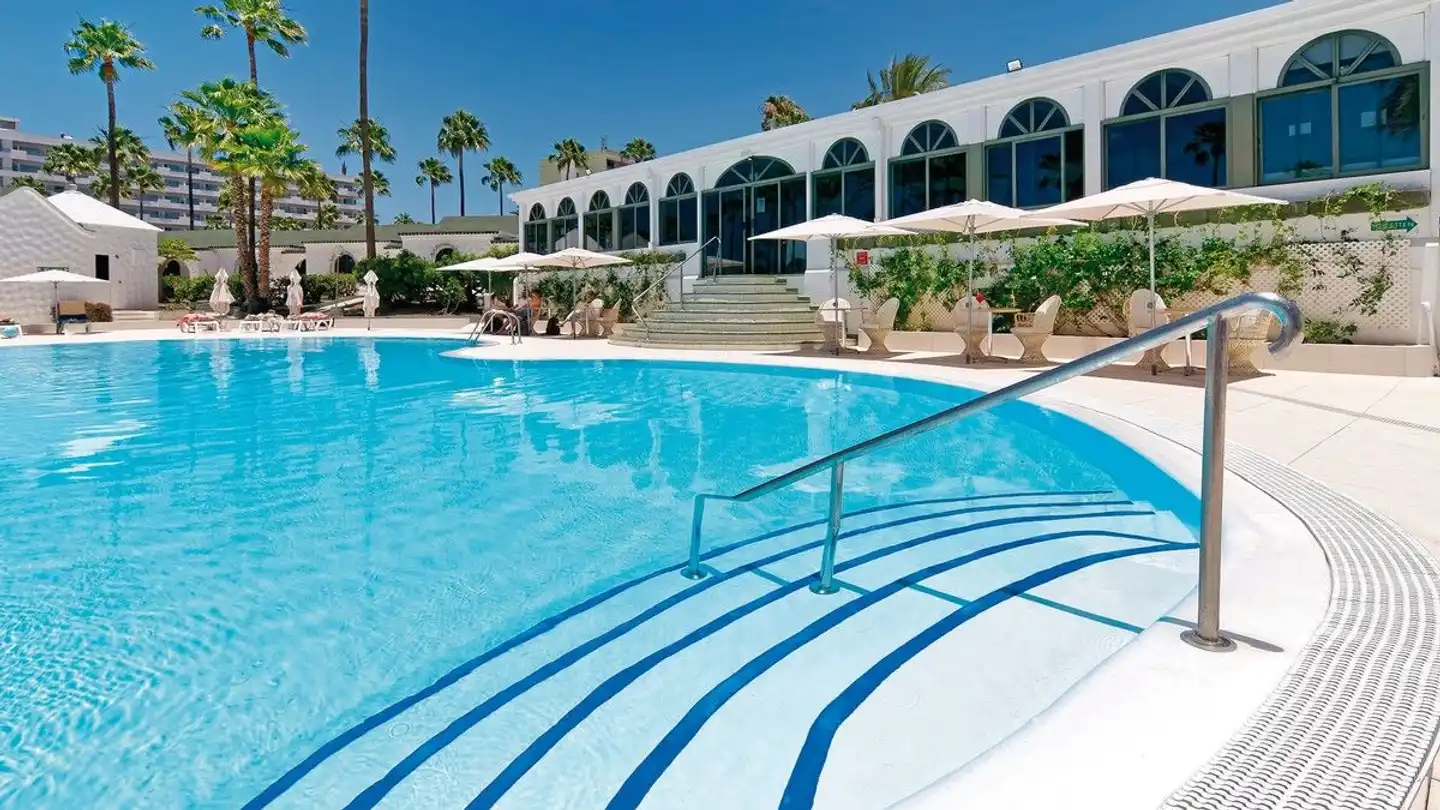Parque del Paraiso II Pool