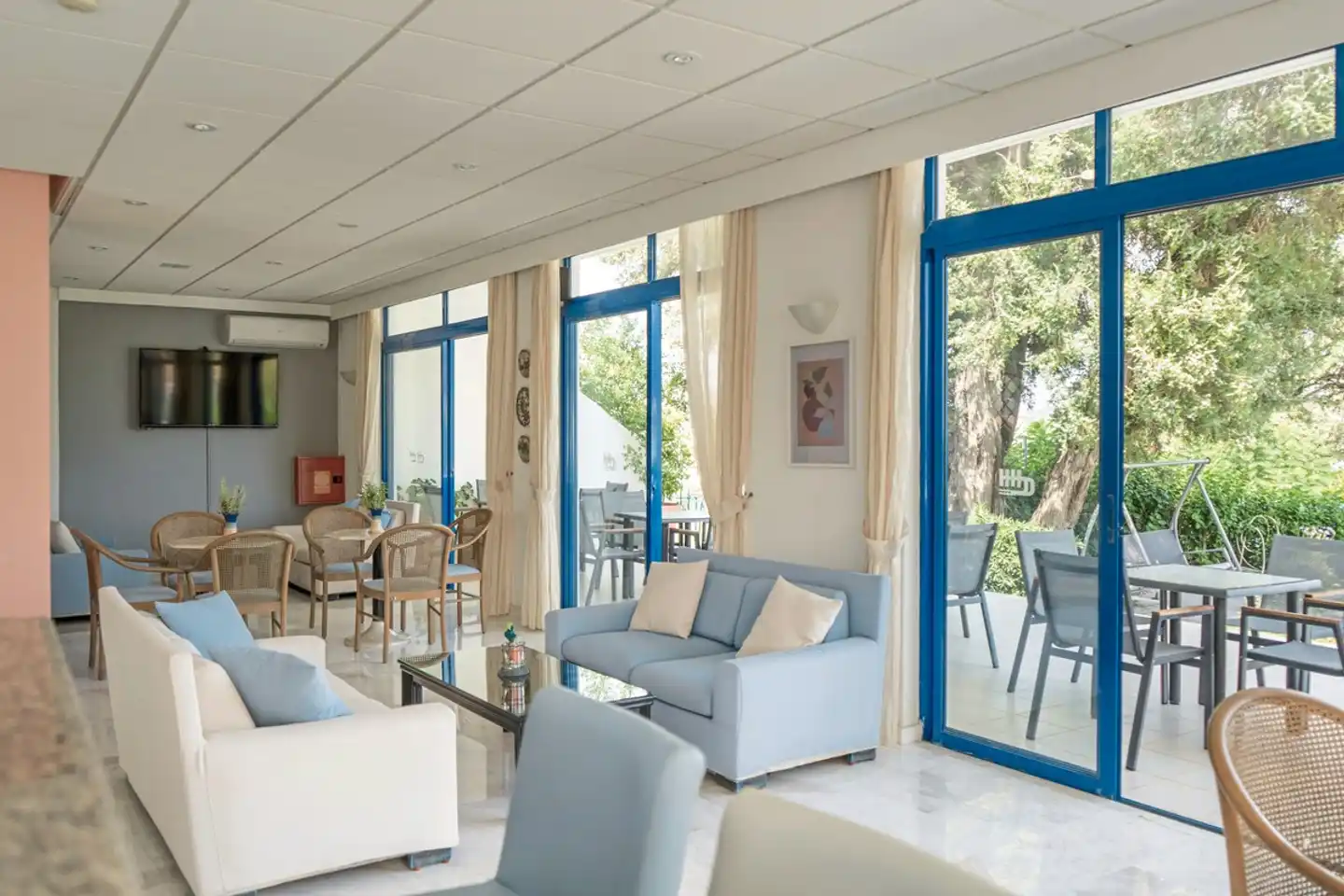 Danae LOBBY
