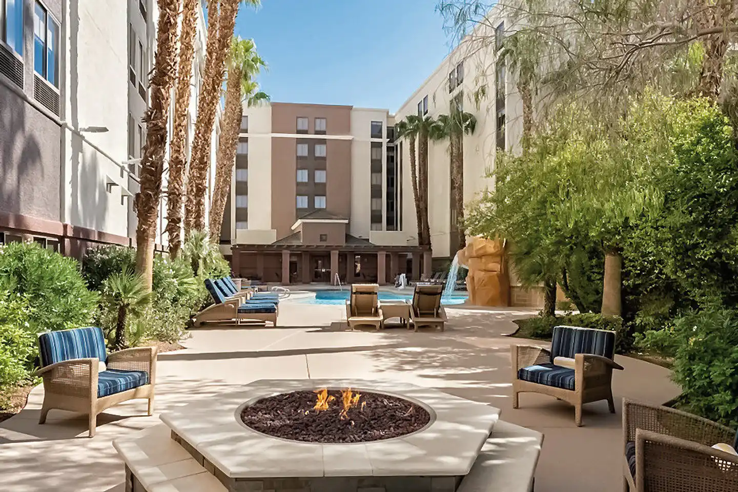 Hampton Inn Tropicana Aussenansicht