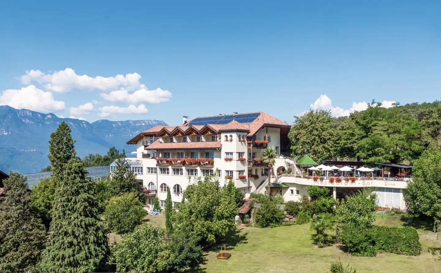 Hotel Tenz Aussenansicht