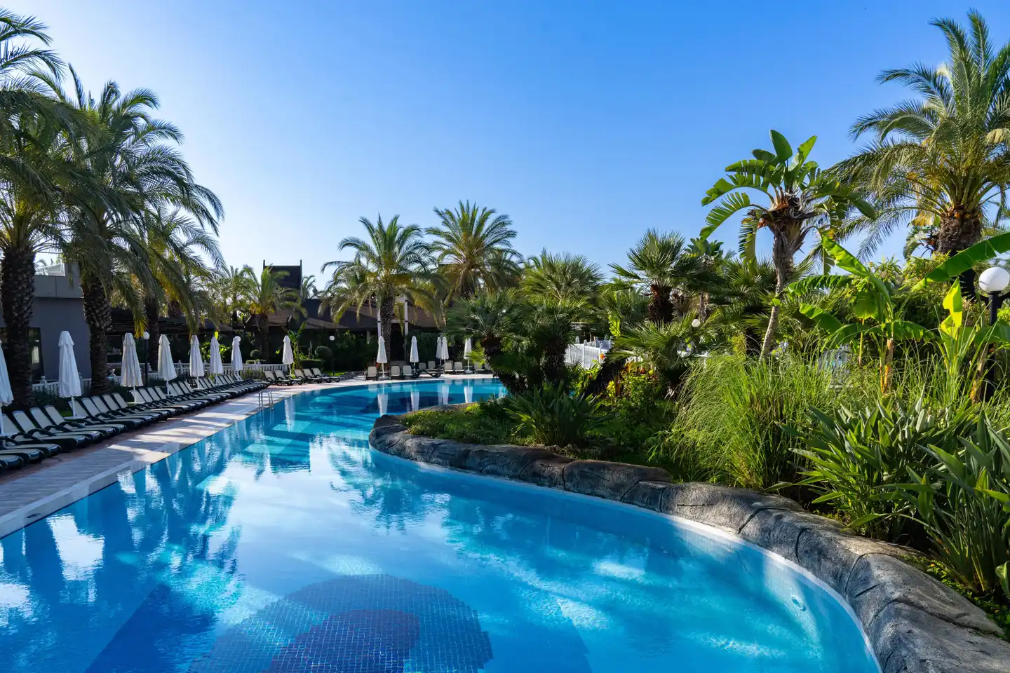 Royal Wings Hotel POOL