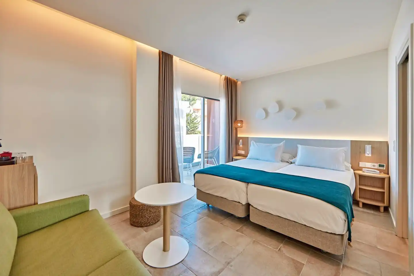 Universal Hotel Aquamarin Wohnbeispiel