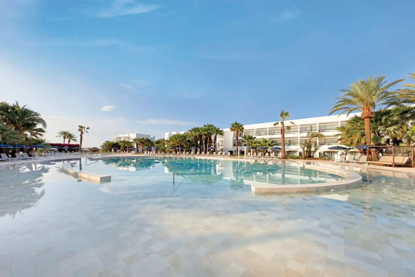 Grand Palladium Select Palace Ibiza Pool