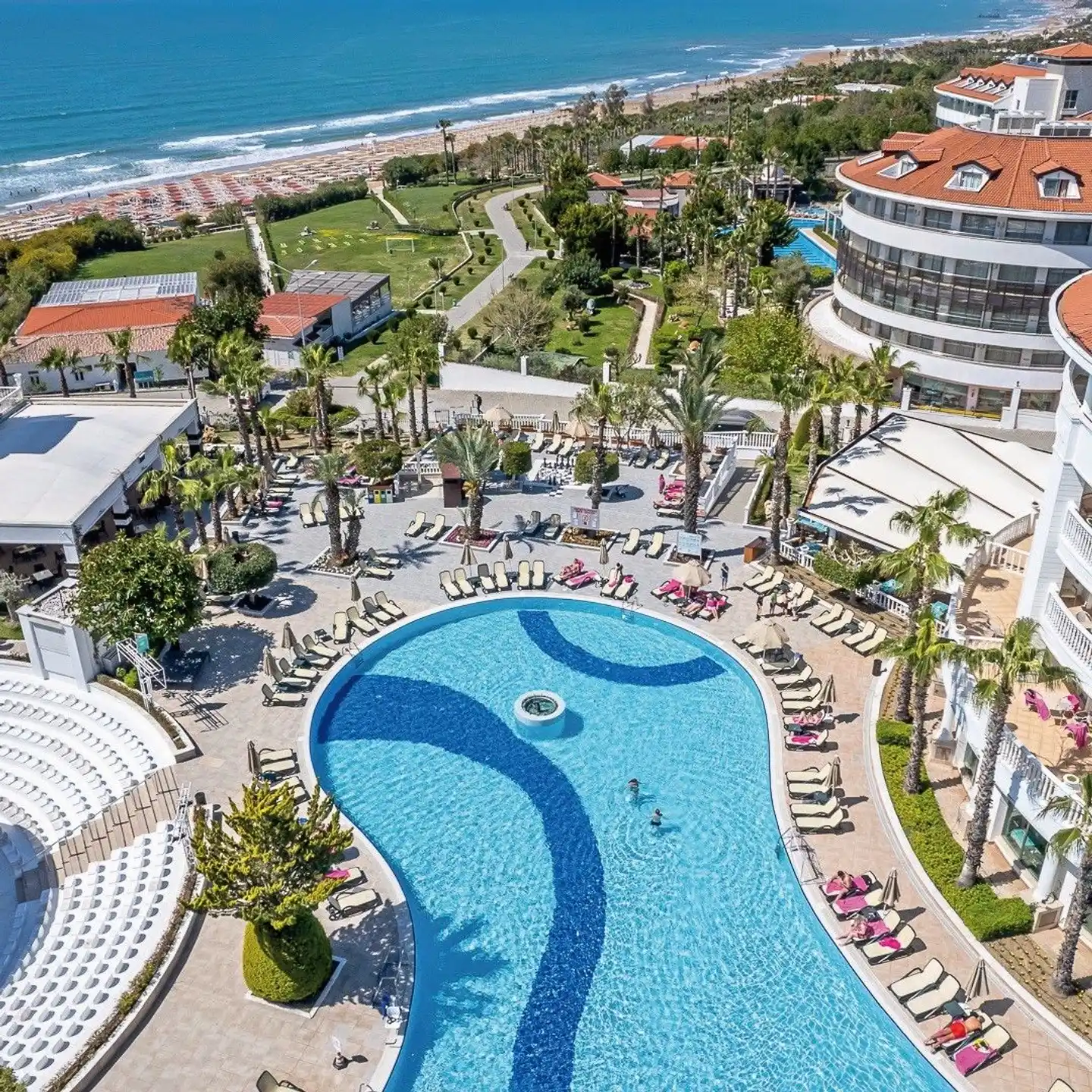 Alba Queen Pool