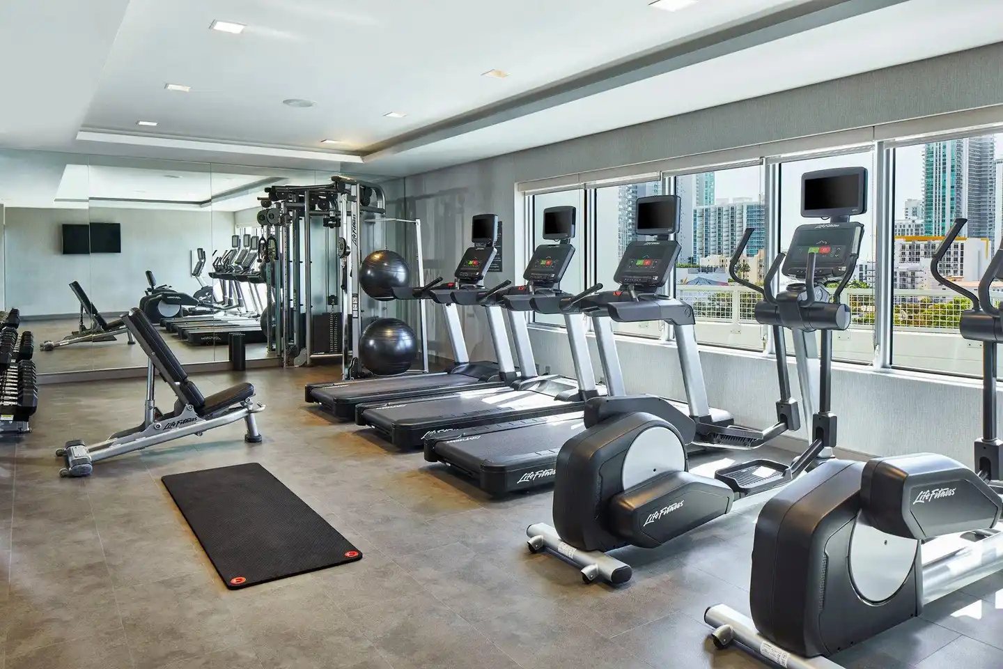 AC Hotel by Marriott Miami Wynwood Sport und Entertainment