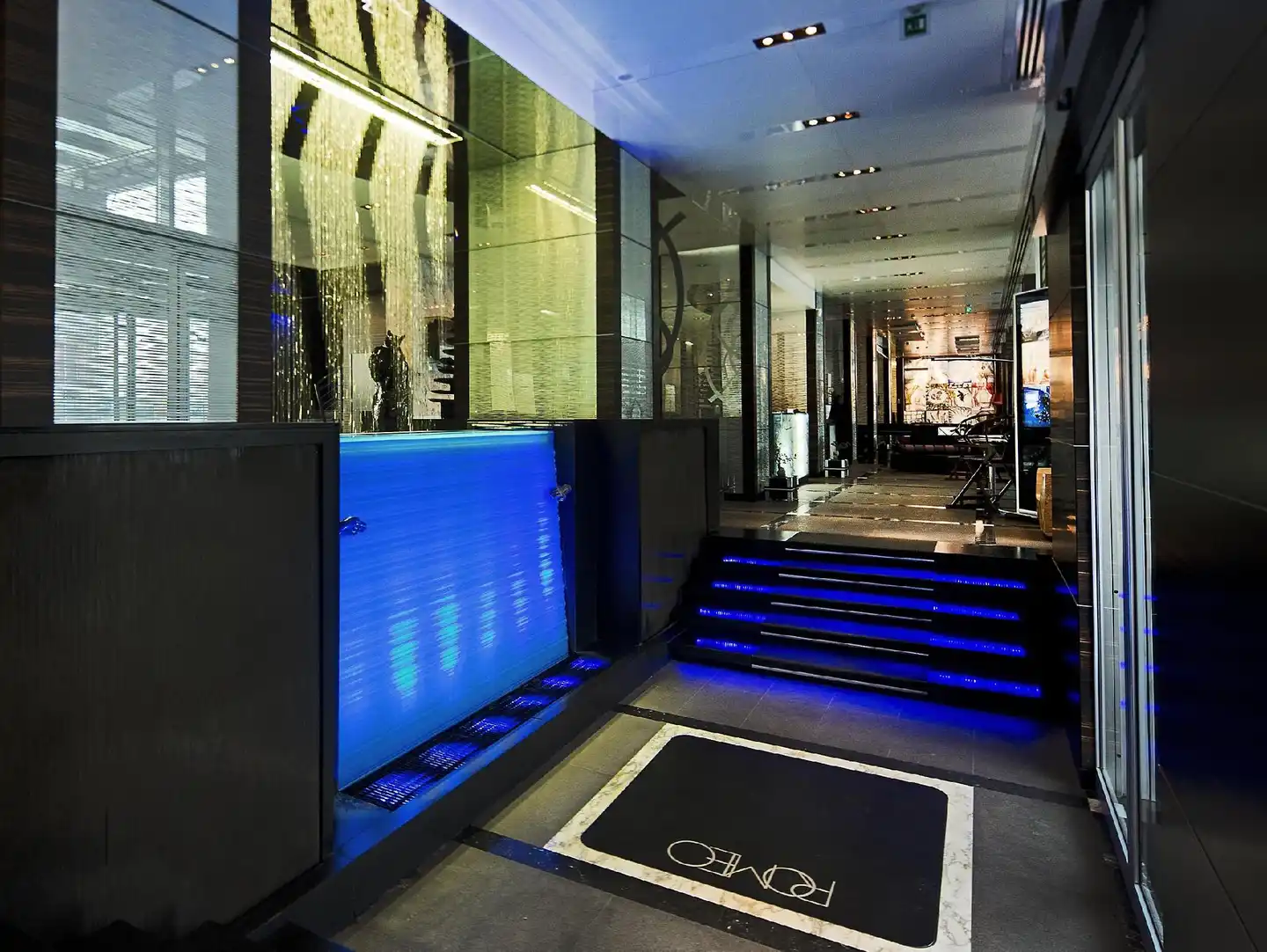 Romeo LOBBY