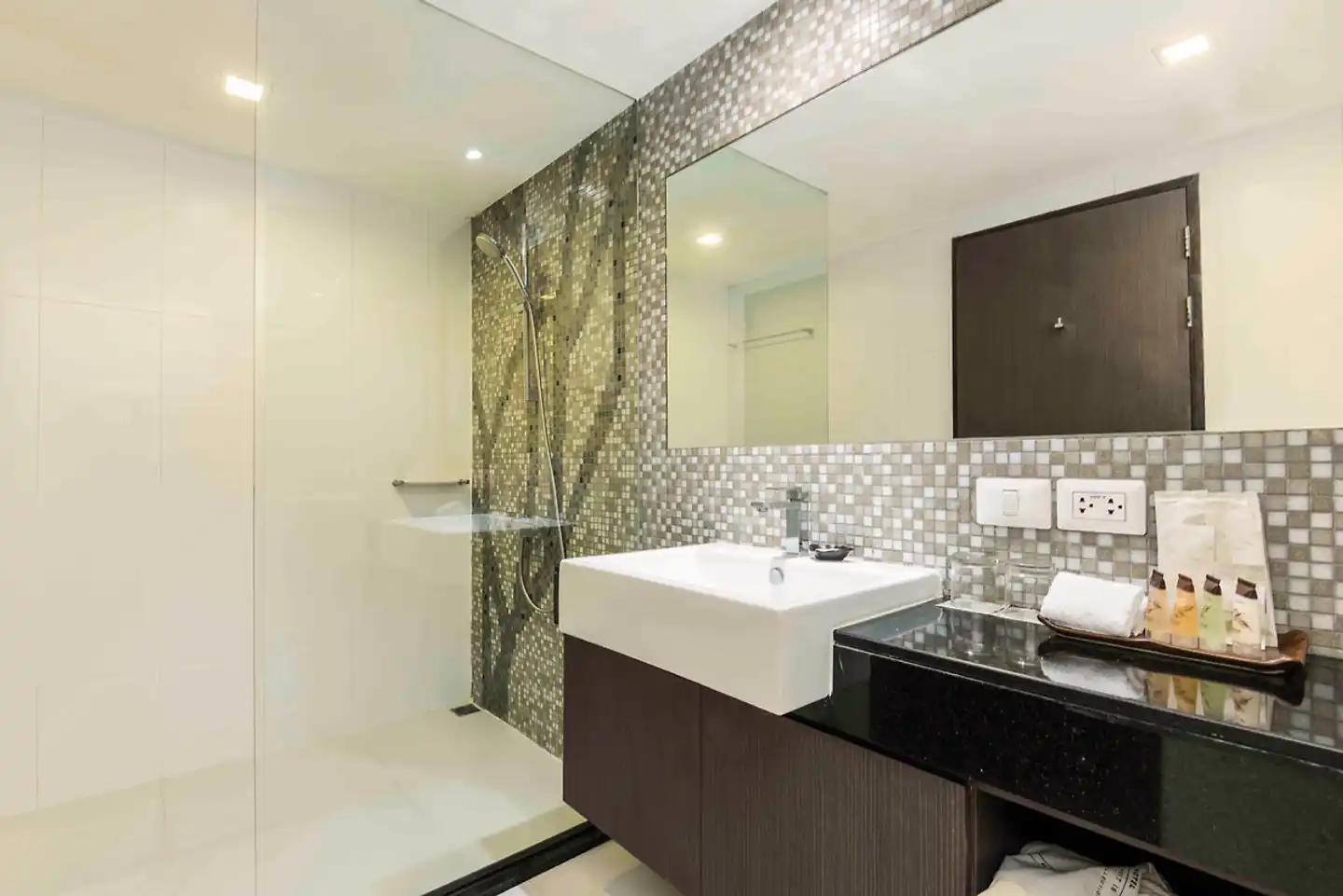 Maitria Hotel Sukhumvit 18 - A Chatrium Collection Badezimmer