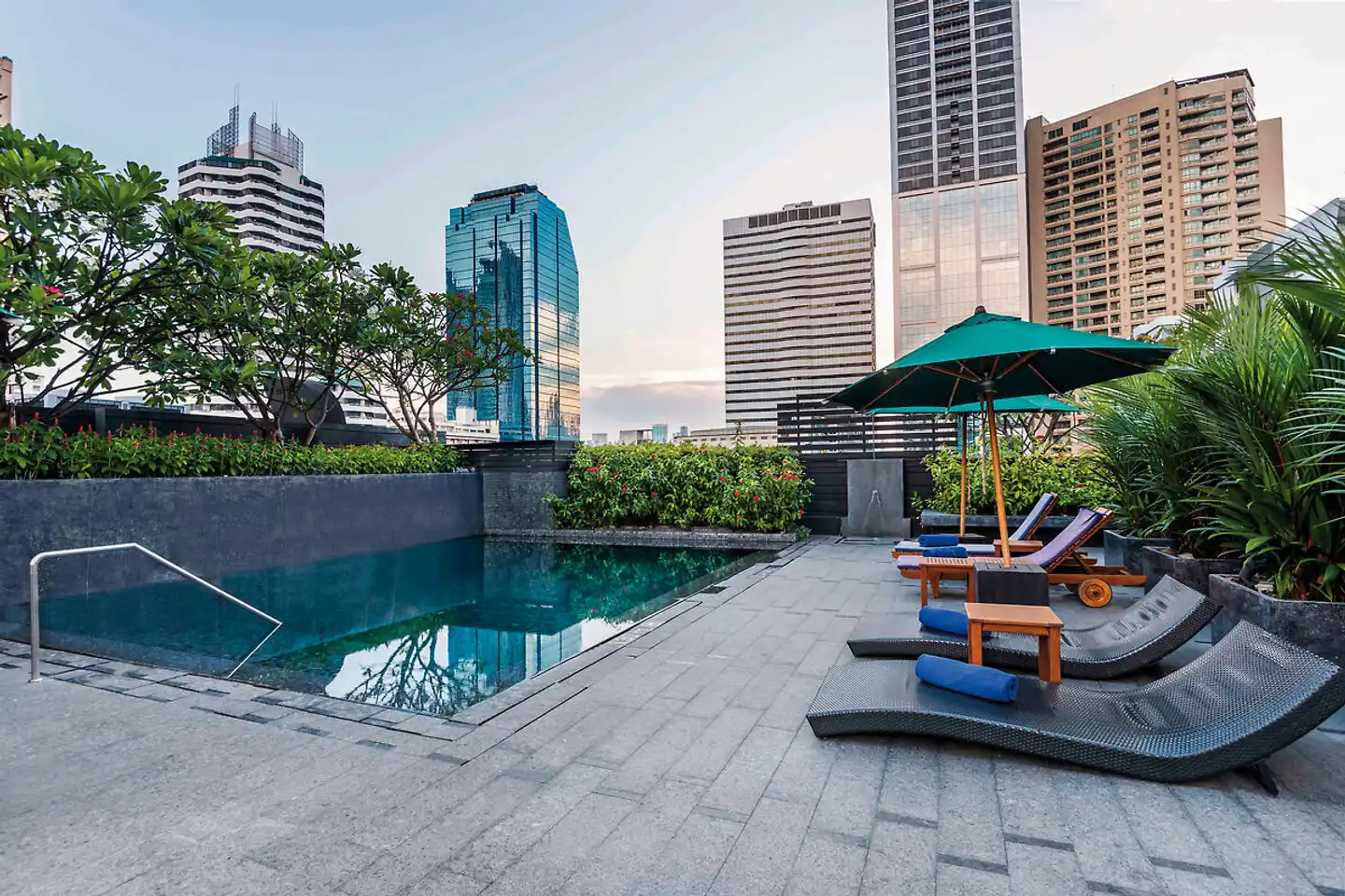Maitria Hotel Sukhumvit 18 - A Chatrium Collection Pool