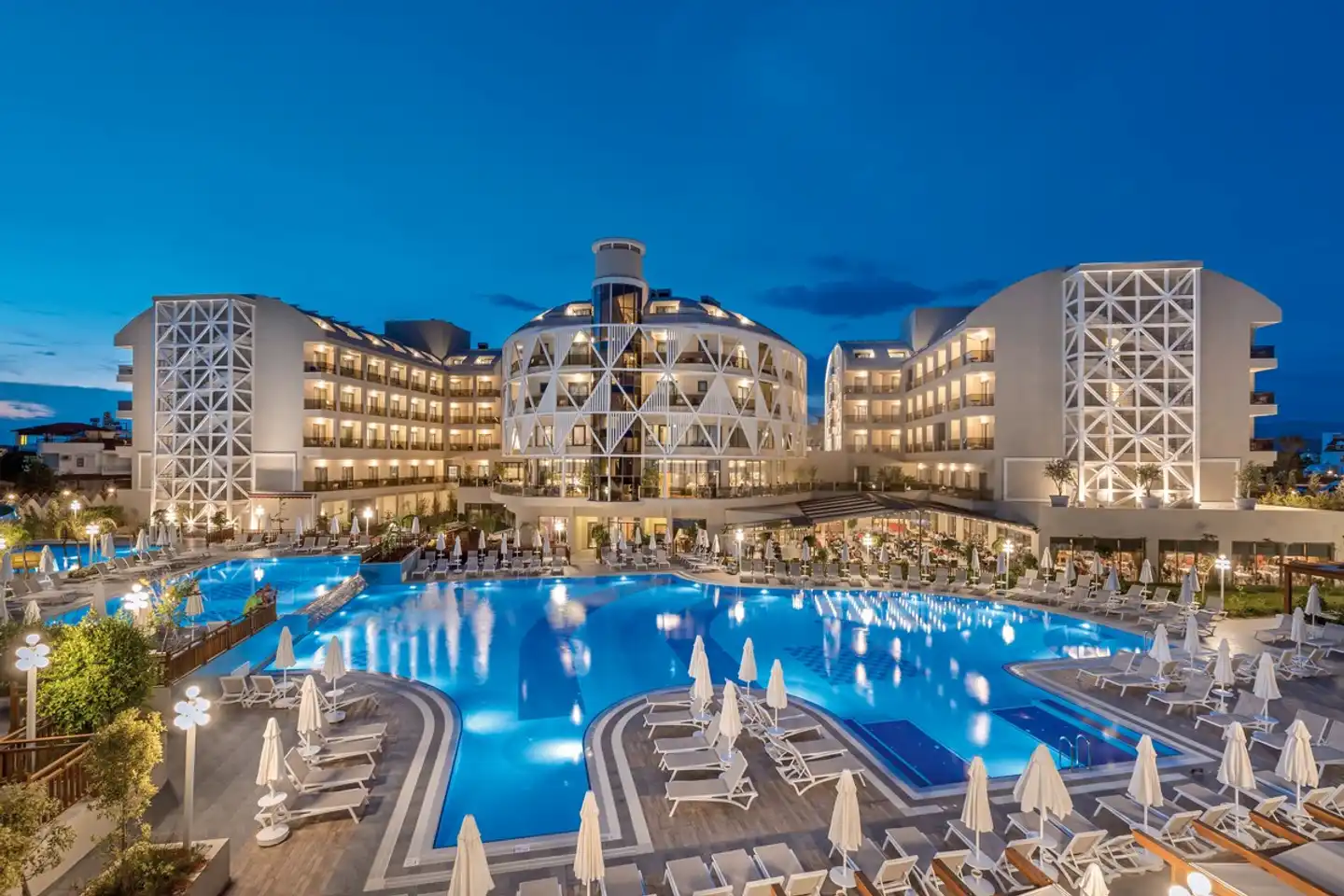 Seashell Vega Pool