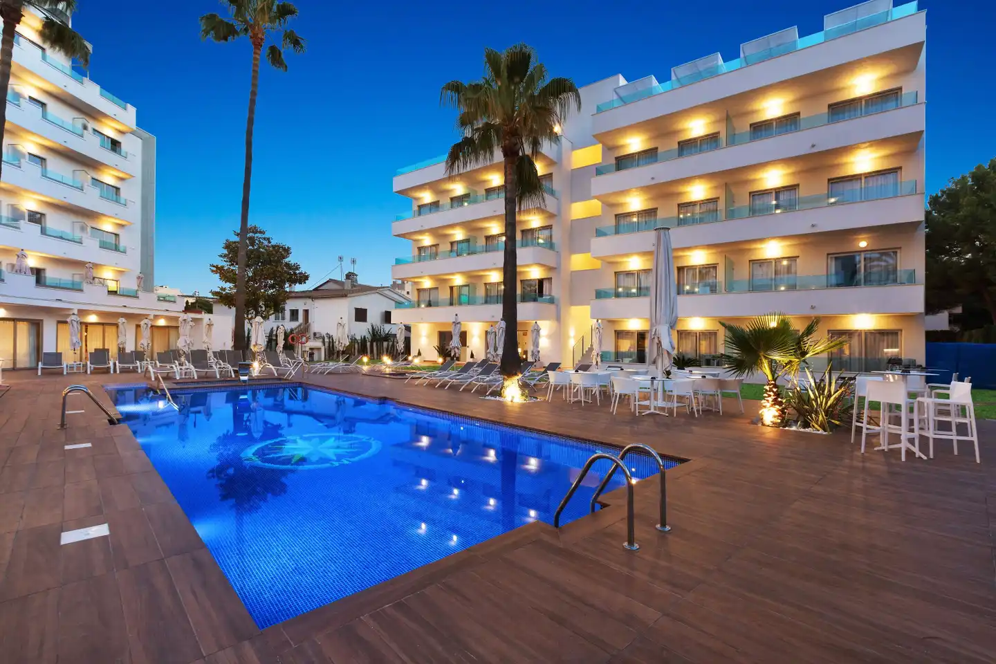 Metropolitan Playa JUKA Pool