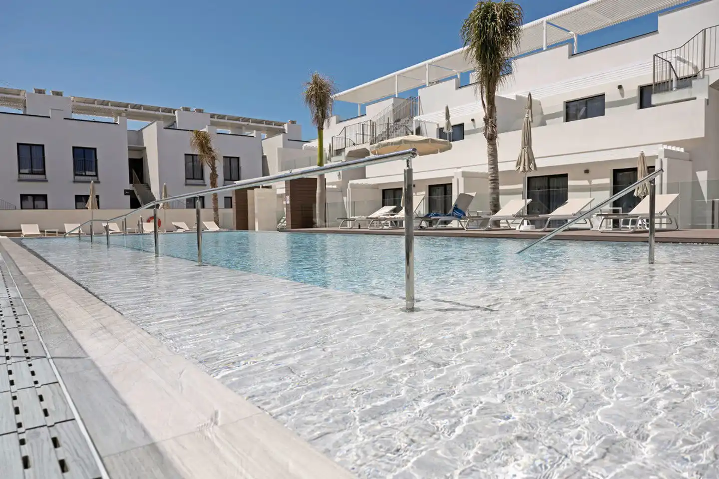 Esmeralda Cotillo Homes by LIVVO Pool