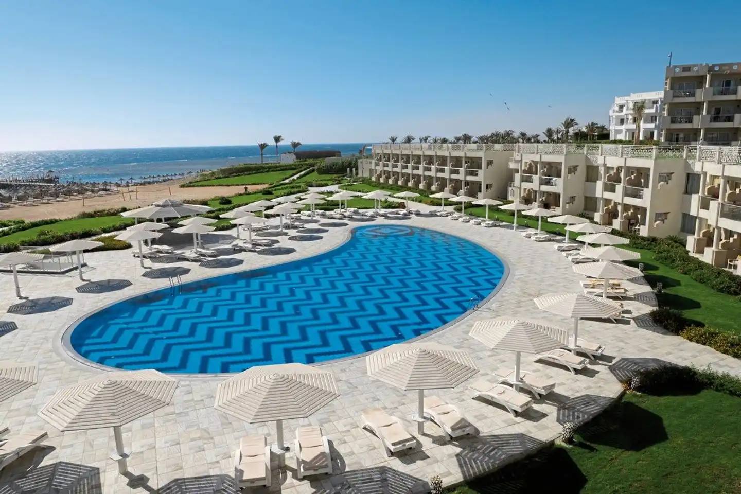 Sirena Beach Resort & Spa Pool