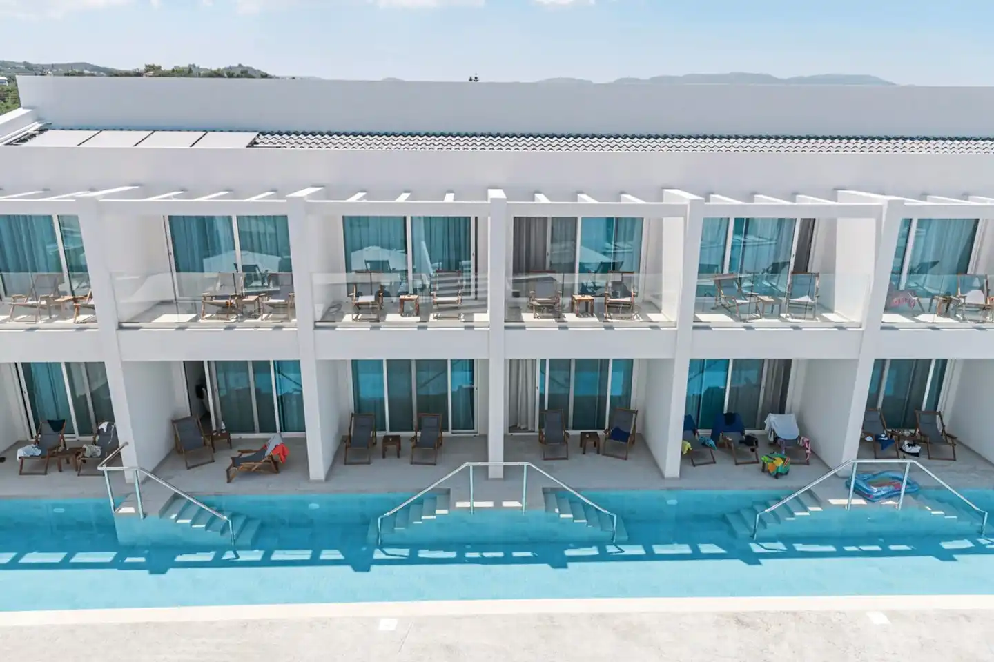 Mirage Bleu Pool