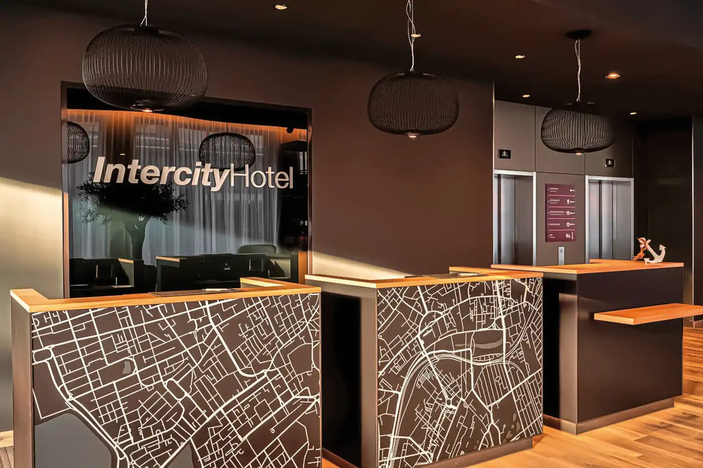 IntercityHotel Lübeck Lobby