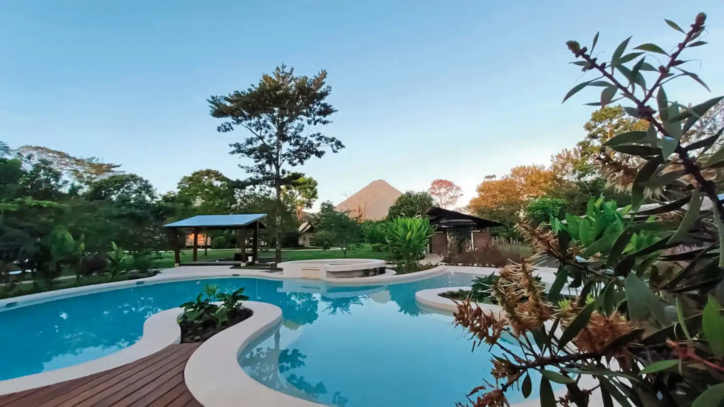 Hotel Arenal Glamping Pool