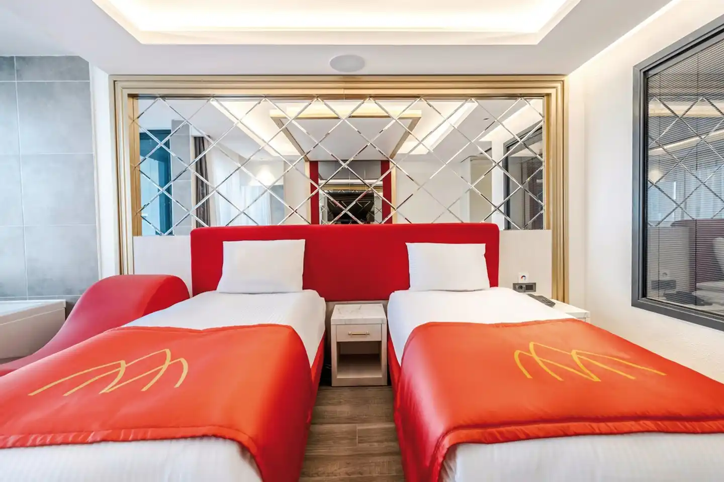 Granada Luxury Red Wohnbeispiel
