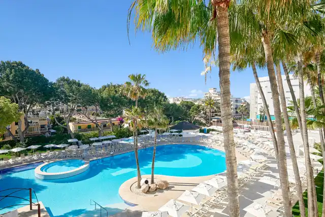 Iberostar Waves Cristina Pool
