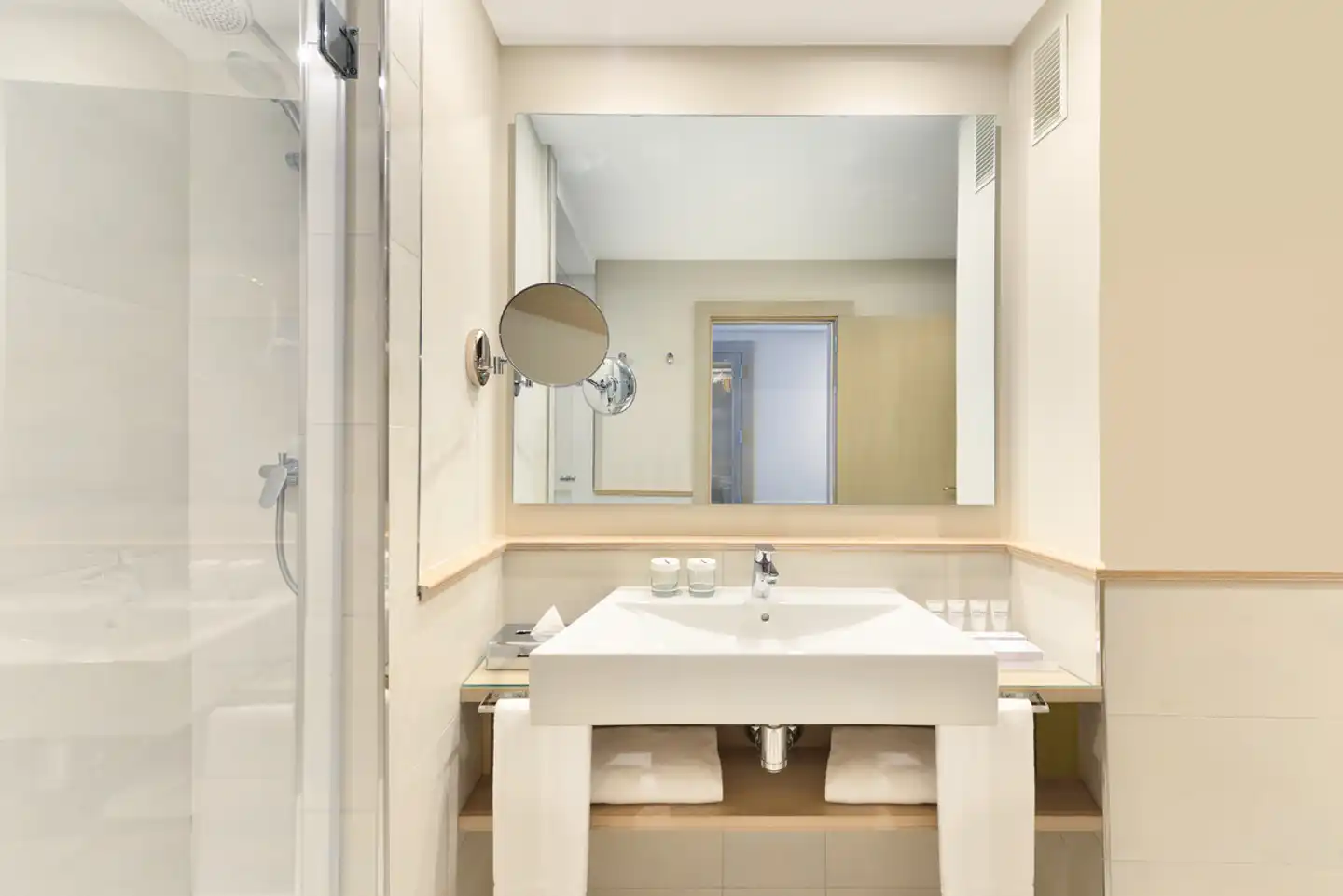 Amàre Beach Hotel Marbella BATHROOM