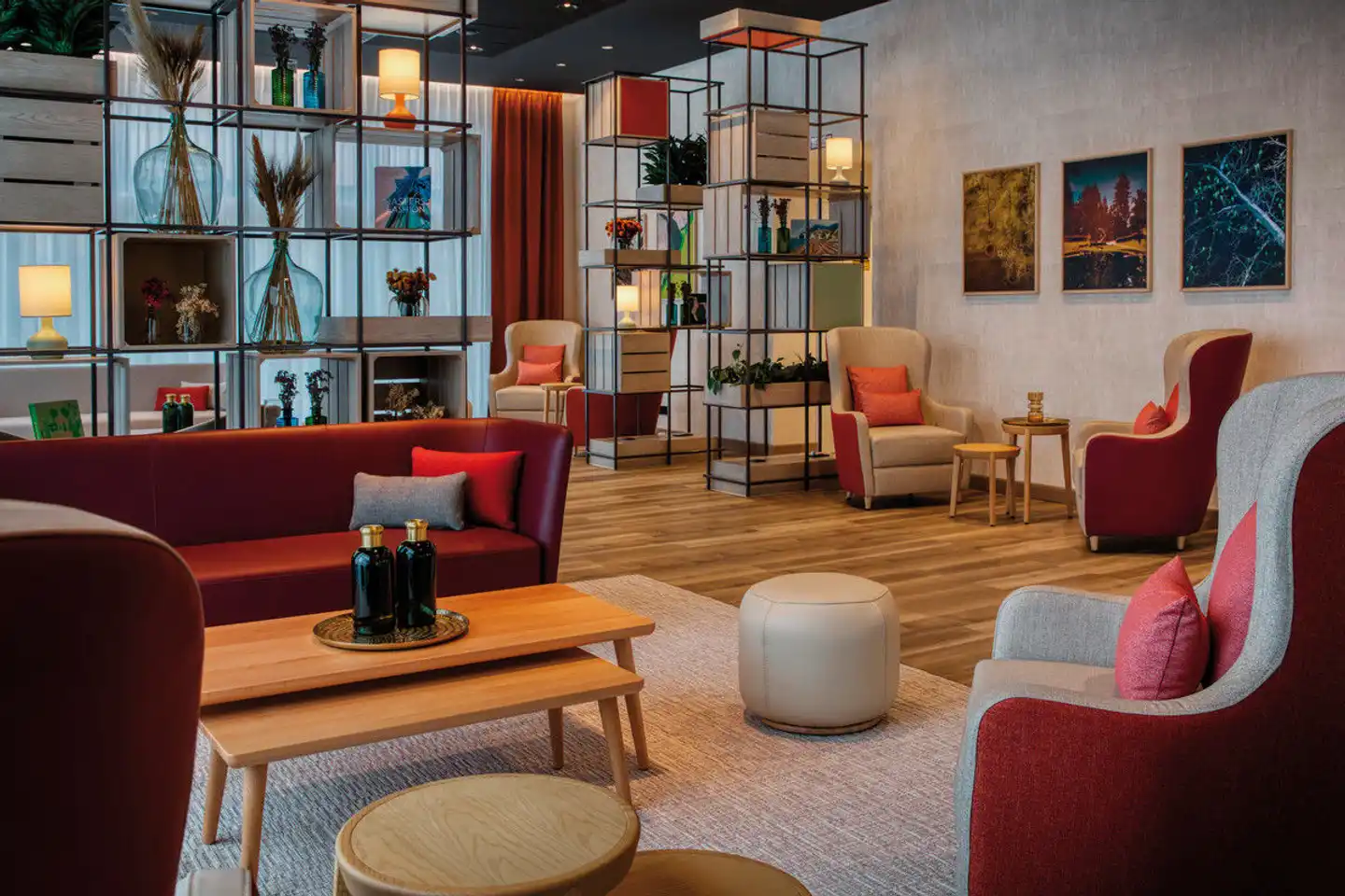 IntercityHotel Wiesbaden Lobby