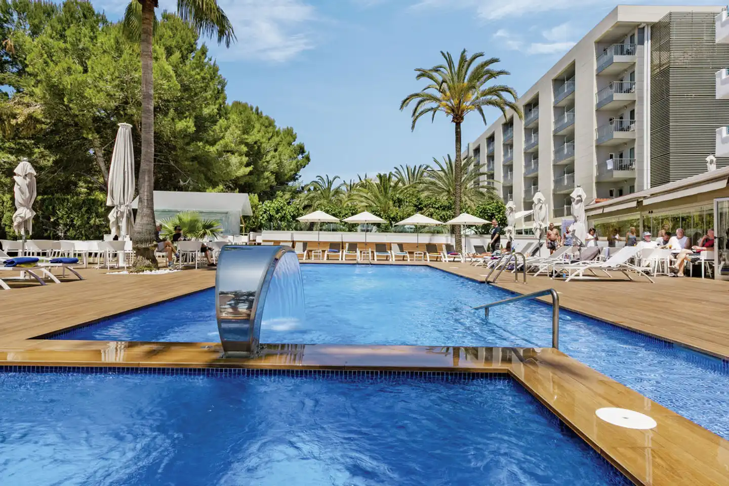 Metropolitan Playa Pool