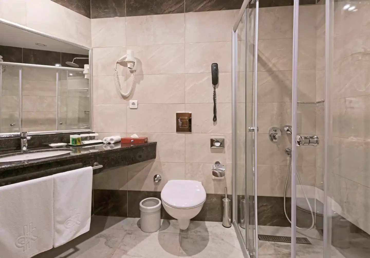 Grand Kaptan Badezimmer