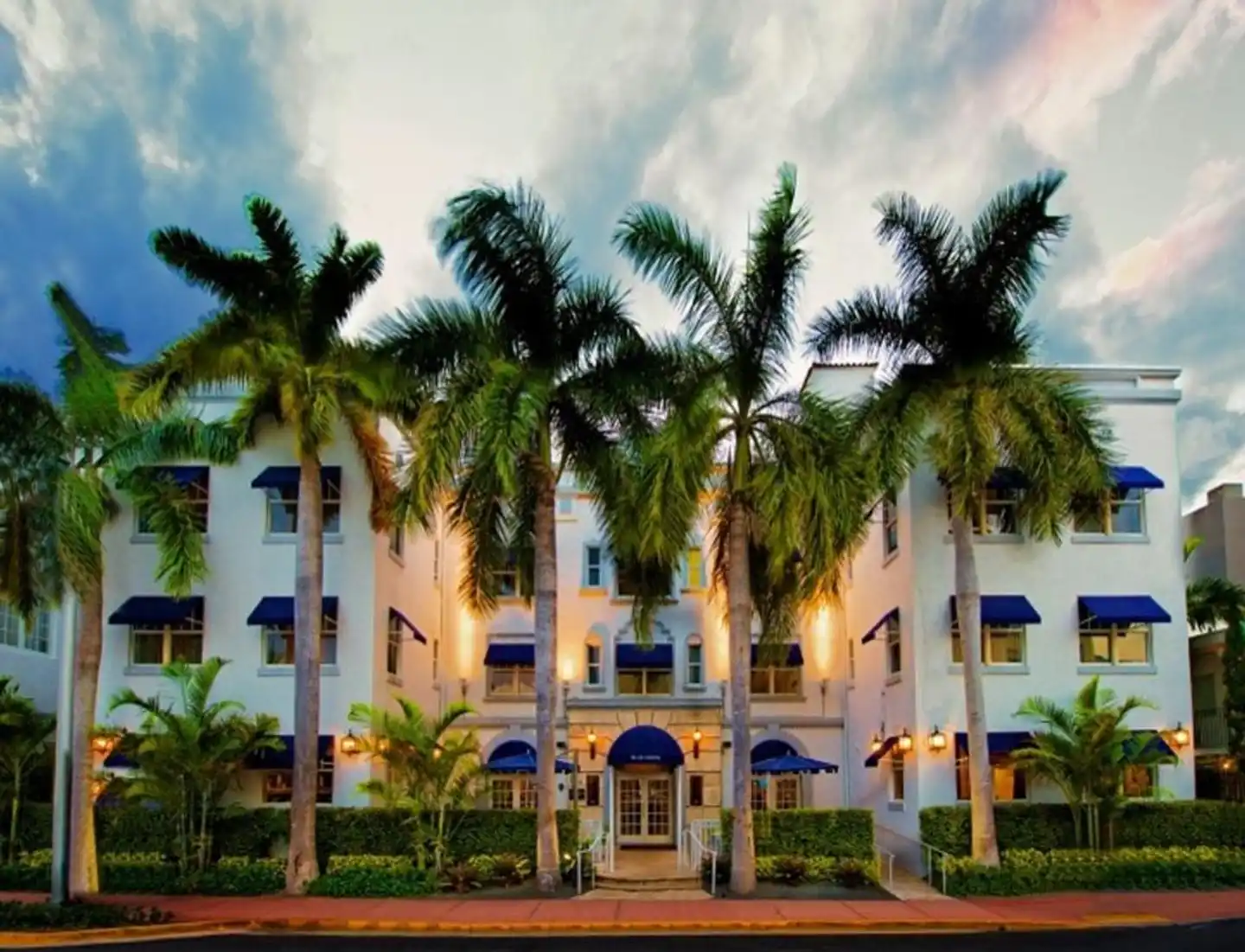 Blue Moon Hotel Aussenansicht