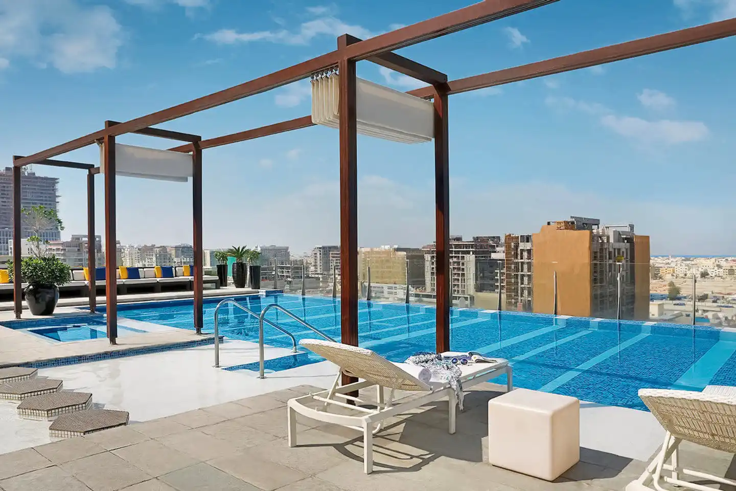 voco Dubai Terrasse