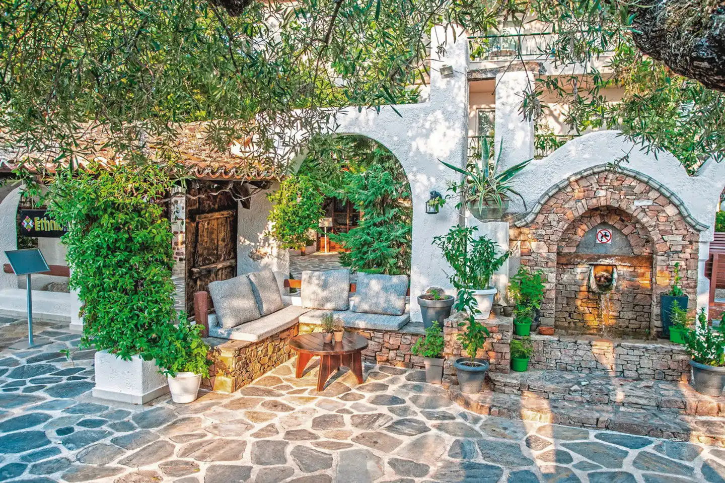 Acrotel Athena Pallas Garten
