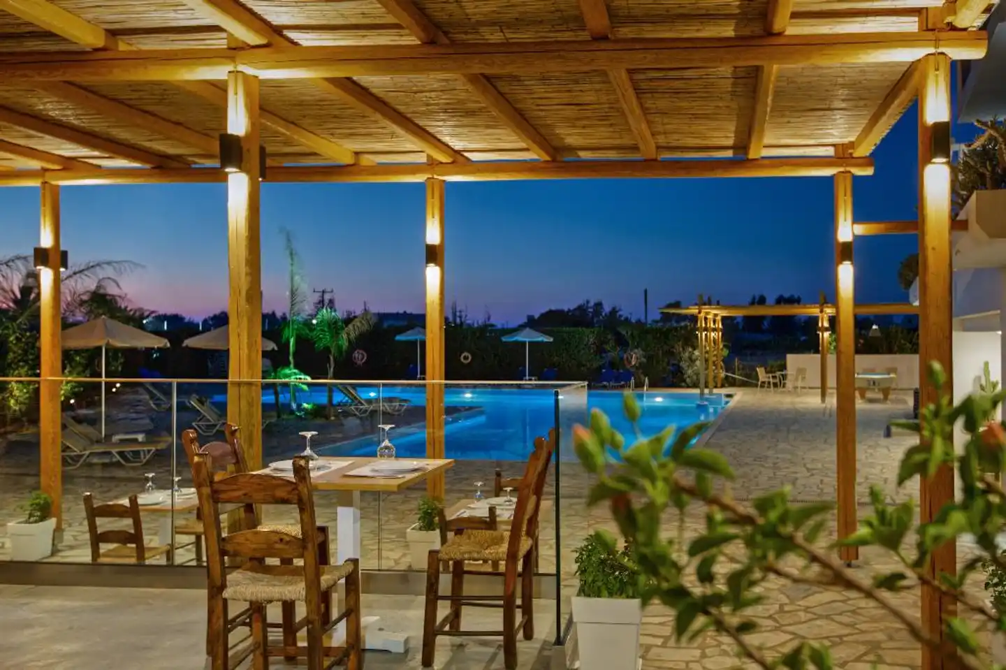 Oasis Beach Hotel Terrasse