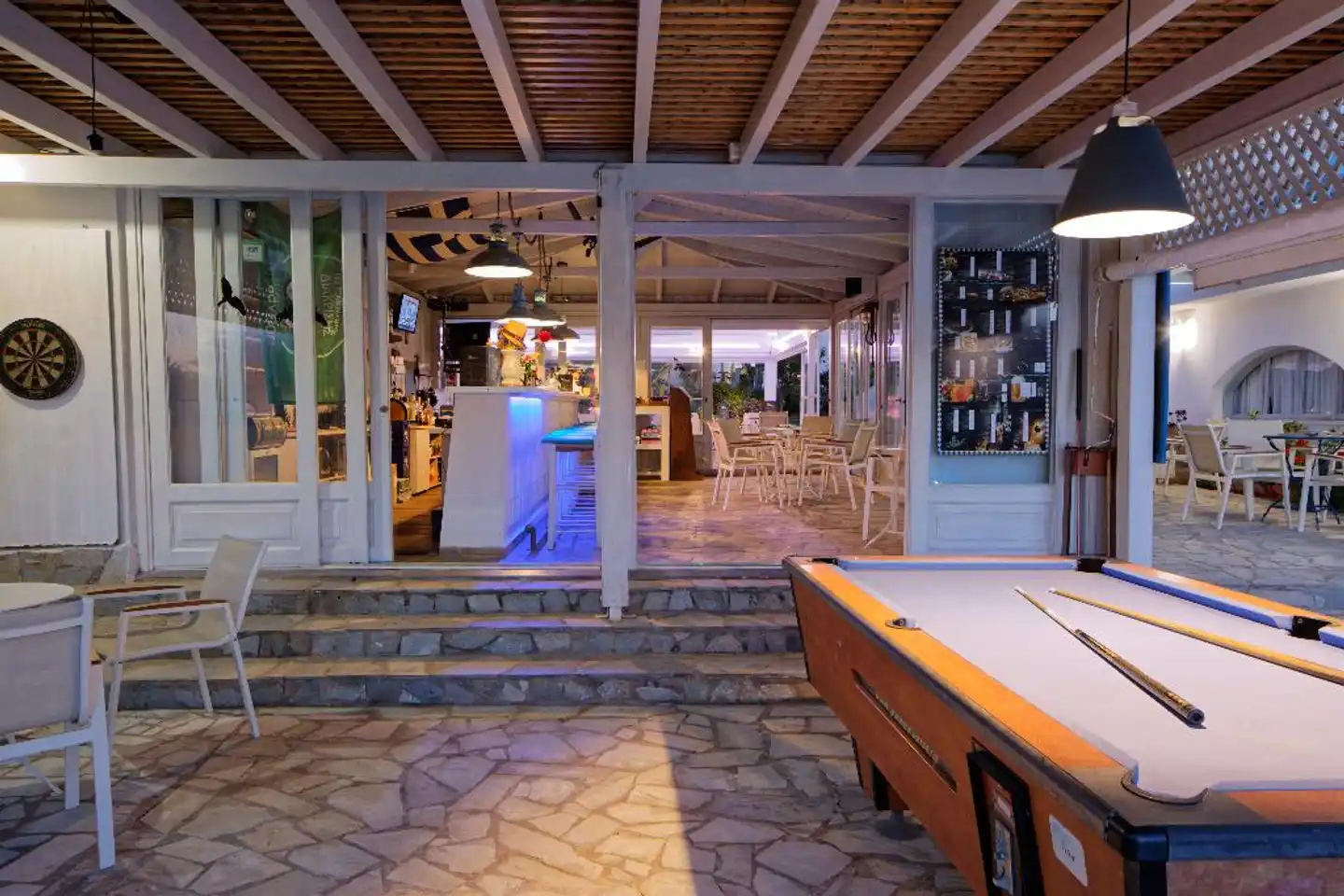 Oasis Beach Hotel Bar