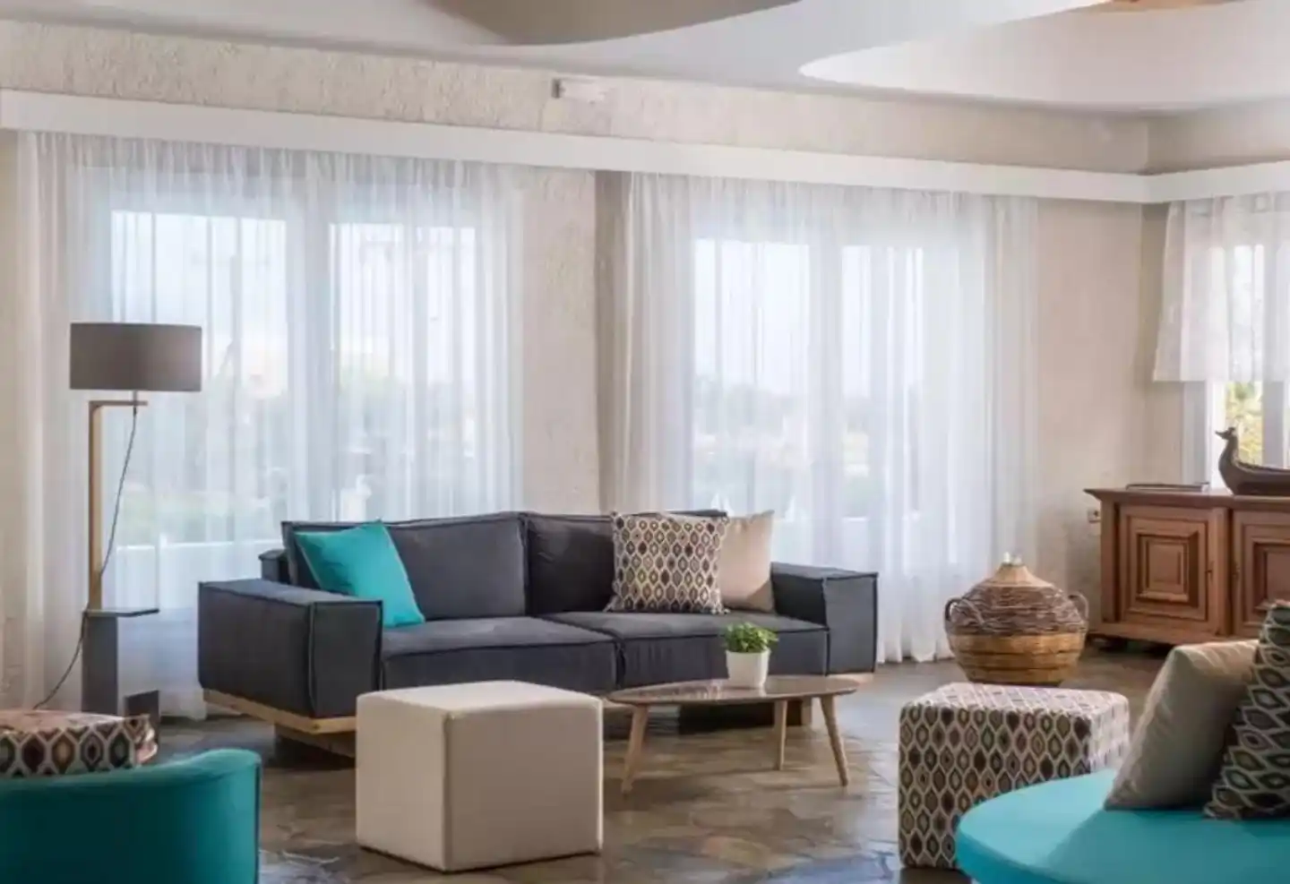 Oasis Beach Hotel Lobby